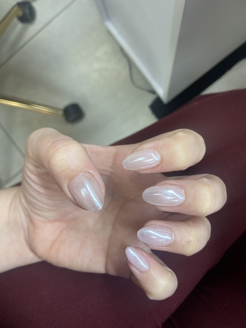 Nude Nails nail design by The Queen of Beauty Salon