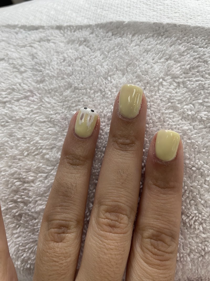 Nude Nails nail design by The Queen of Beauty Salon