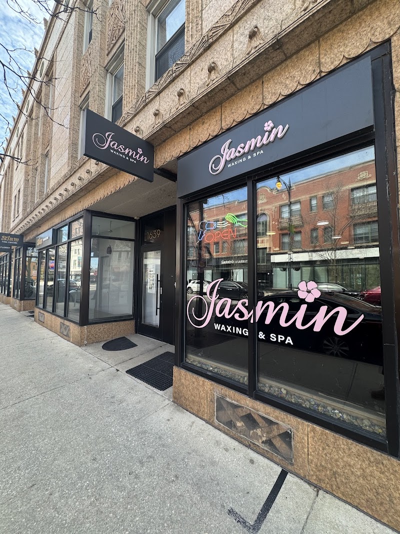 Nail Salon at Jasmin Waxing & Nail SPA in Chicago