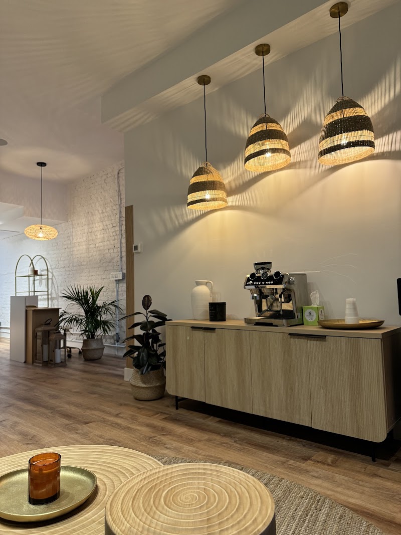 Mirror Nails nail design by Mood Nails Cafe