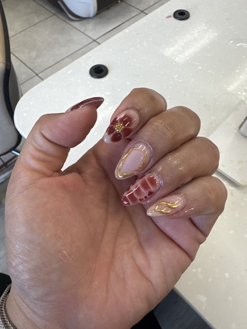 Coffin Nails nail design by Mimi's Nails & Spa in Los Angeles