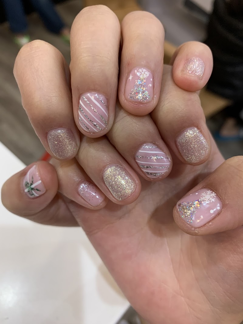 Nail Art at Reina Nail & SPA in New York