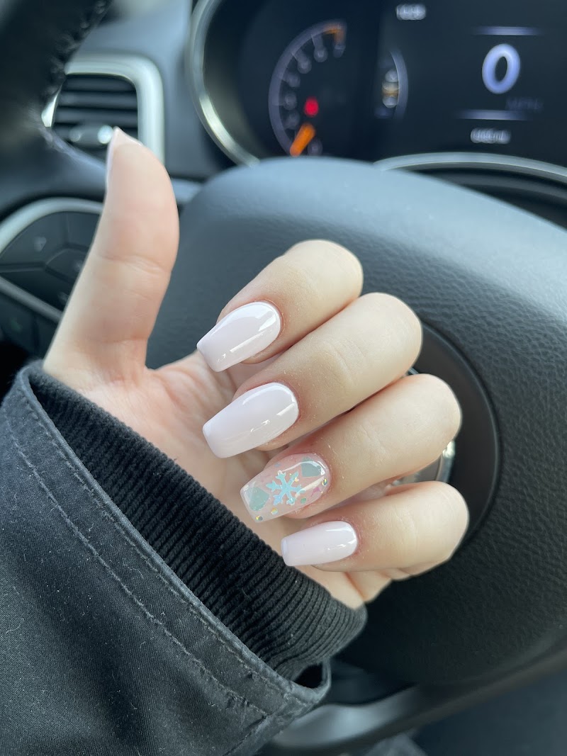 Coastal Nails nail design by Unique U Nail Salon in New York