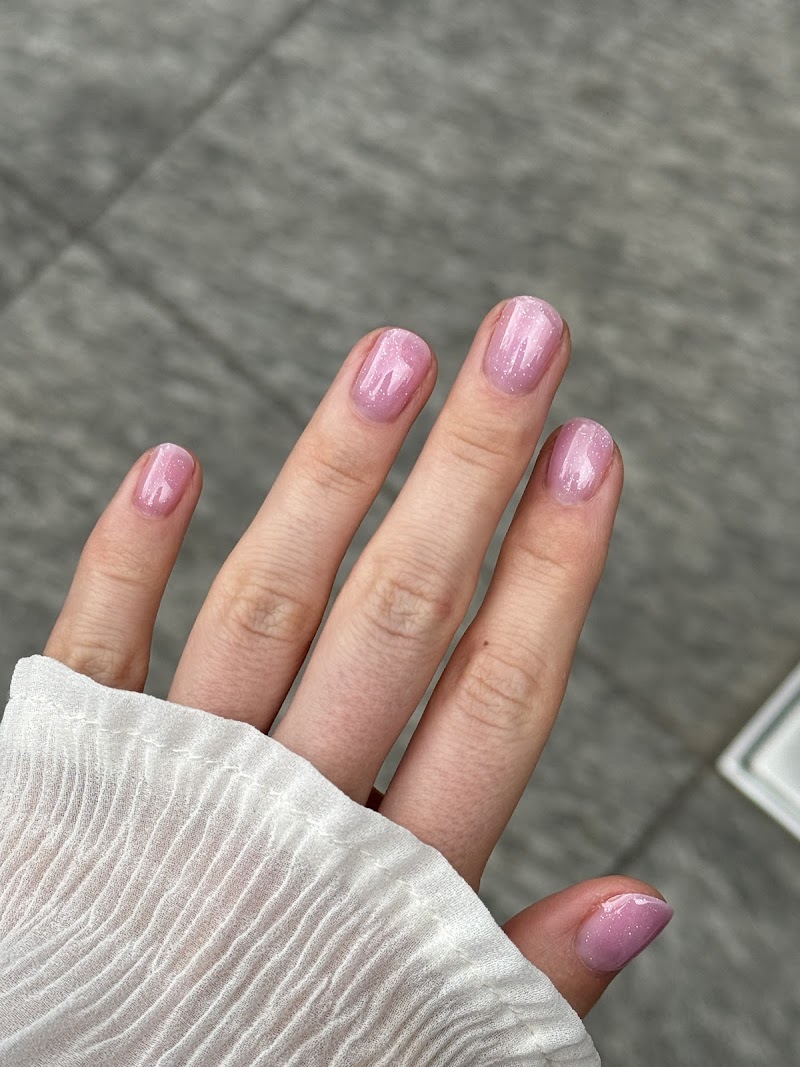 Nude Nails nail design by ManiMaker - Russian manicure & pedicure