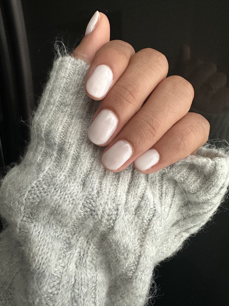 Glitter Nails nail design by Phancy Nails and Spa in Los Angeles