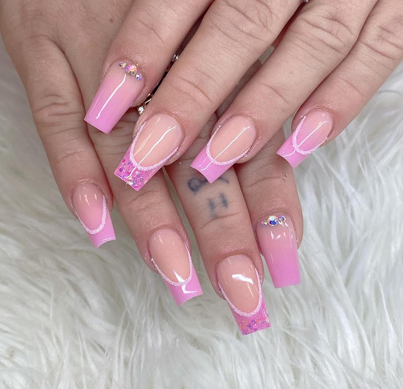 Coffin Nails nail design by Kiki’s Nails Camden in London