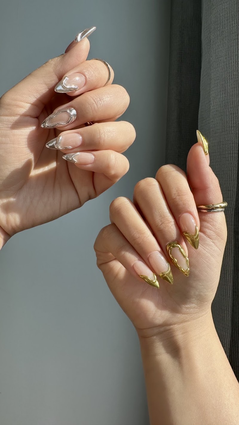 Stiletto Nails nail design by Sky Nails & Spa of South Beach in Miami