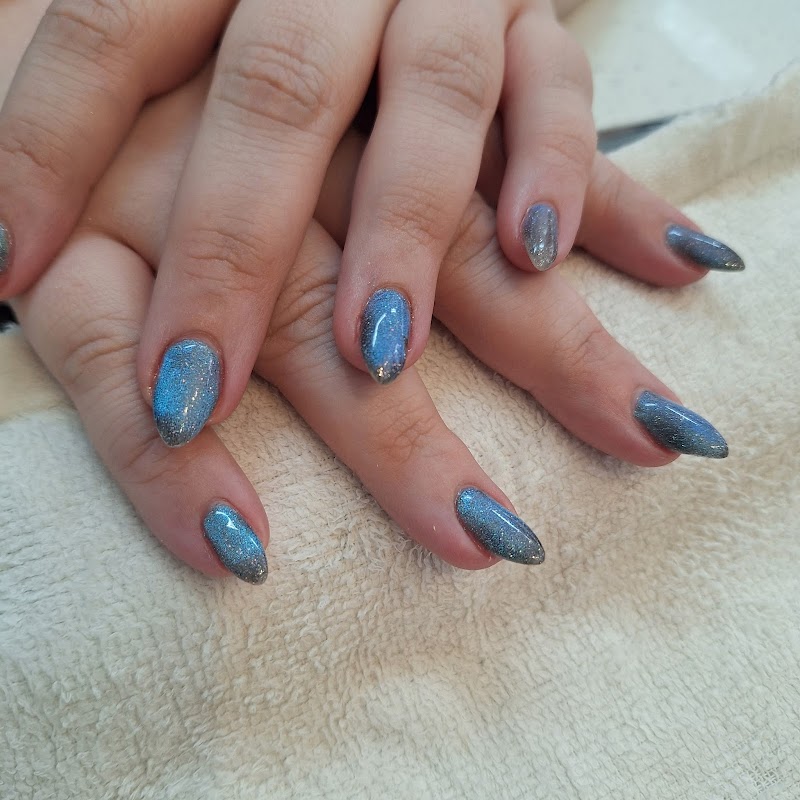 Black Nails nail design by Silvias Nails Salon & Spa