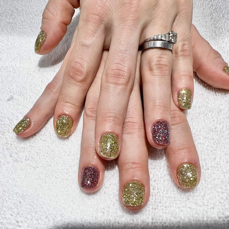 Glitter at Wellzen Lounge South Slope in New York