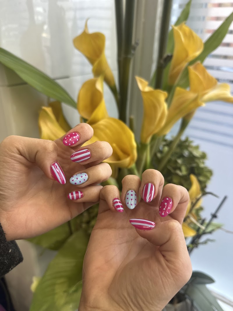 BIAB nail design by Nails Boutique in Chicago