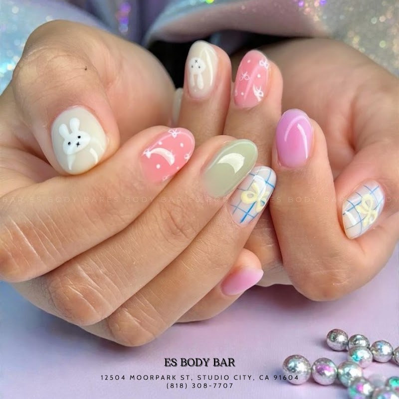 Fall Nails nail design by Es Body Bar in Los Angeles