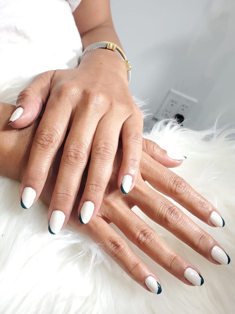 French Tip Nails nail design by Claudia Valencia Nails Beauty