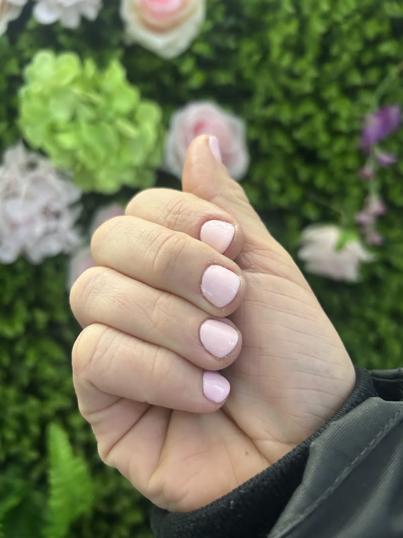 Square at Golden House Nail SPA in New York