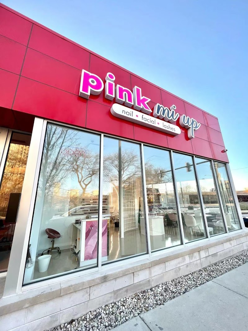 Nail Salon at Pink Mi Up Chinatown in Chicago