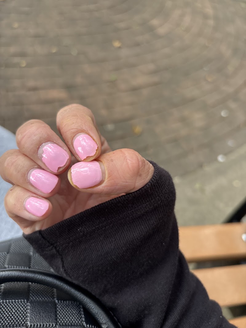 Issa Nails Salon - Nail Salon in New York