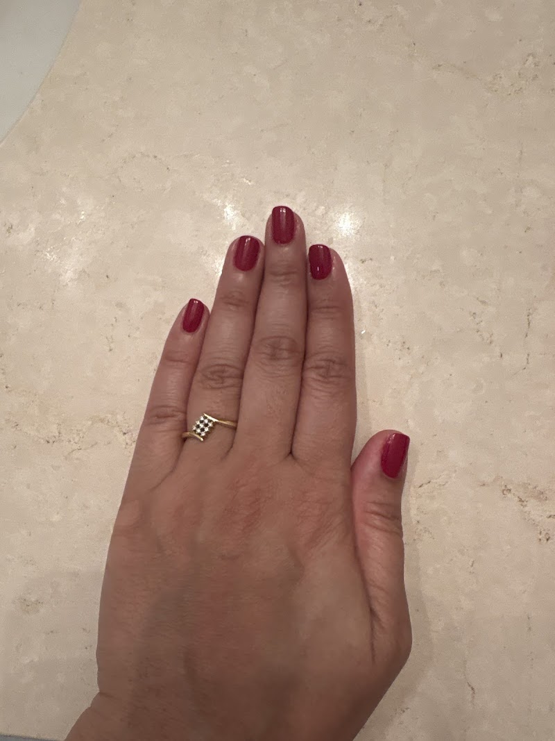 Oval at Loyal Nails & SPA in Chicago