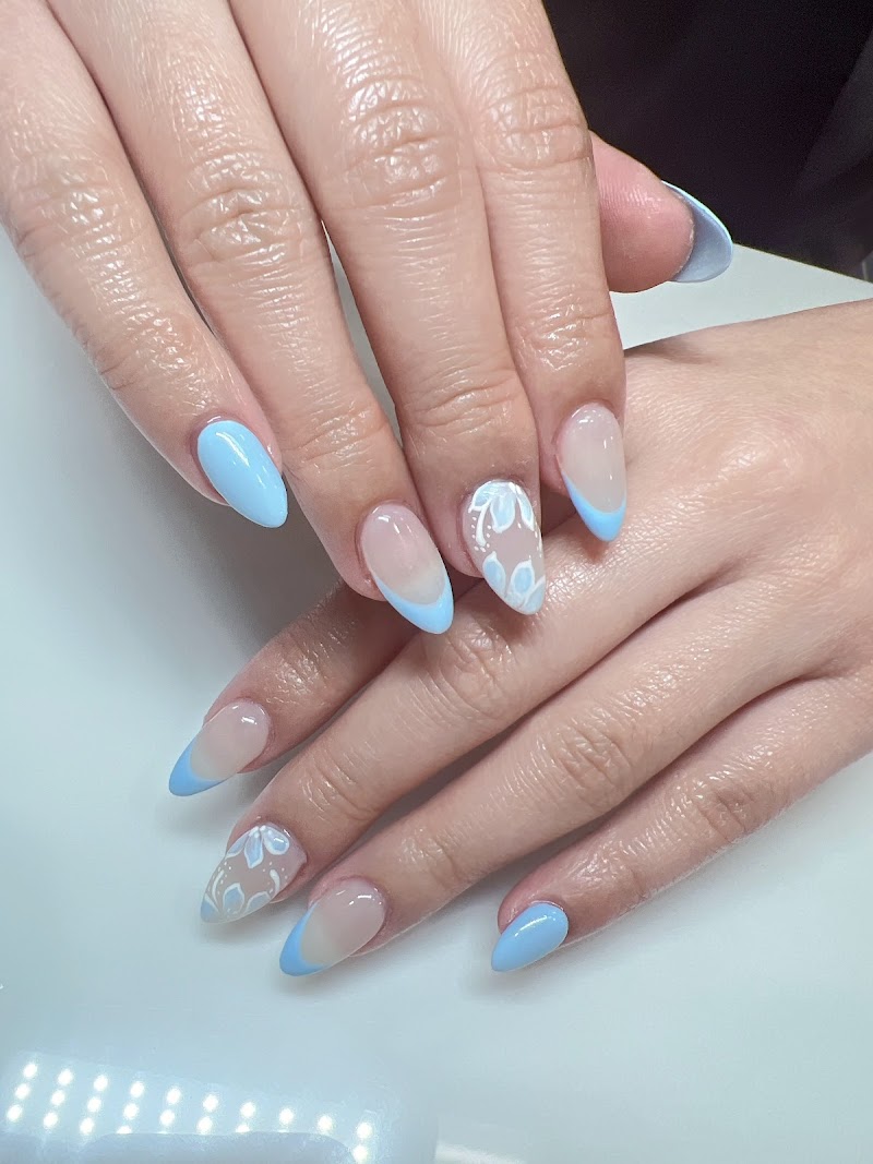 French Tips at Hollywood Nails in Chicago