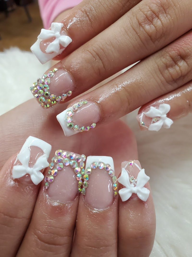 3D Nails nail design by Lolita Fancy Nails in New York
