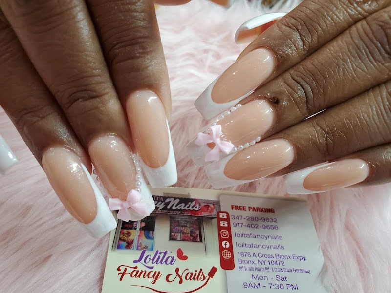 3D Nails nail design by Lolita Fancy Nails in New York