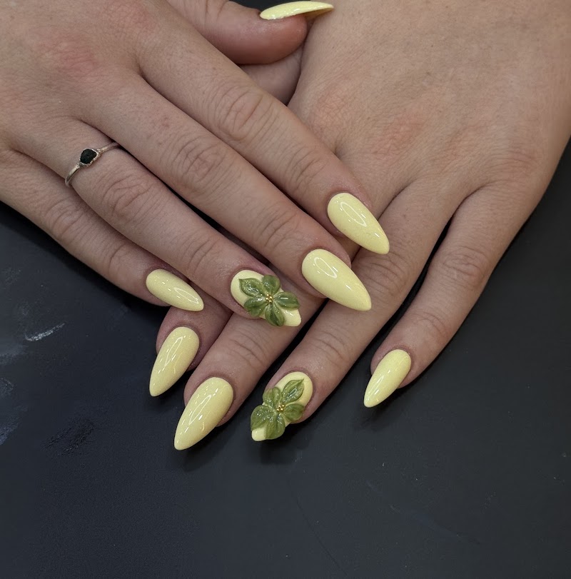 Bridal Nails nail design by Colliers Wood Nails & Beauty in London