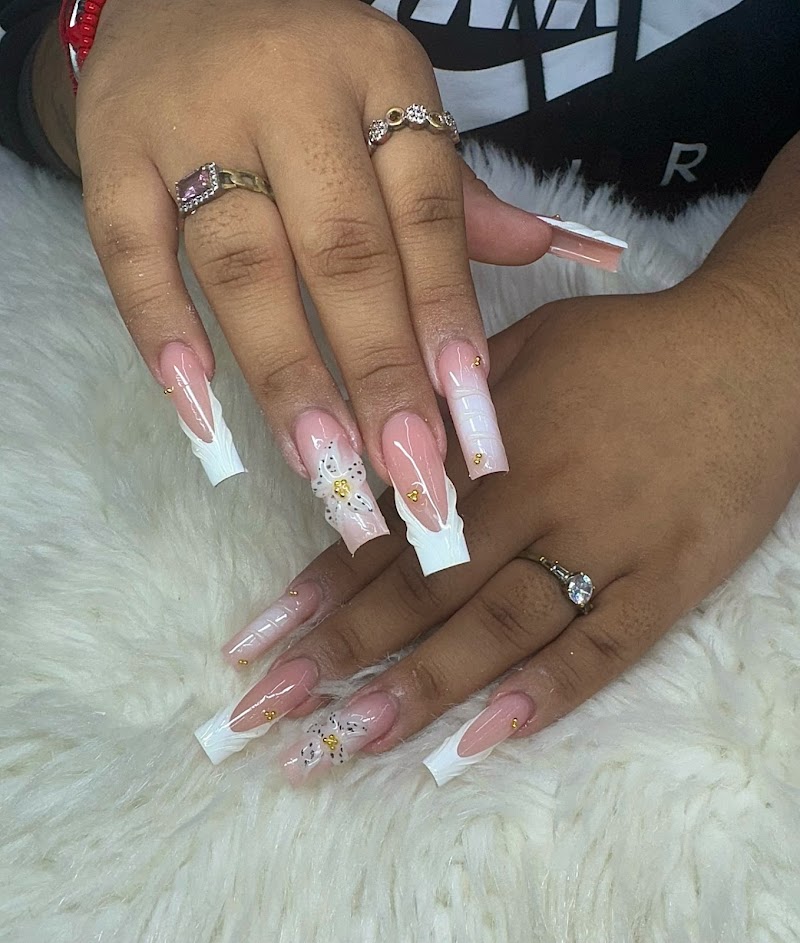 How to Remove Gel Nails Safely: When to See a Pro