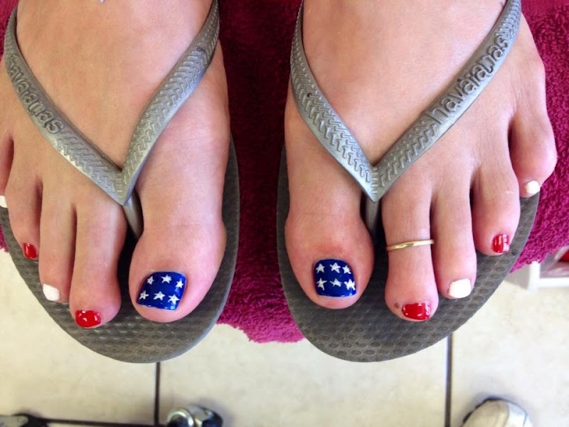 Summer Nails nail design by Robertson Nail Salon in Los Angeles