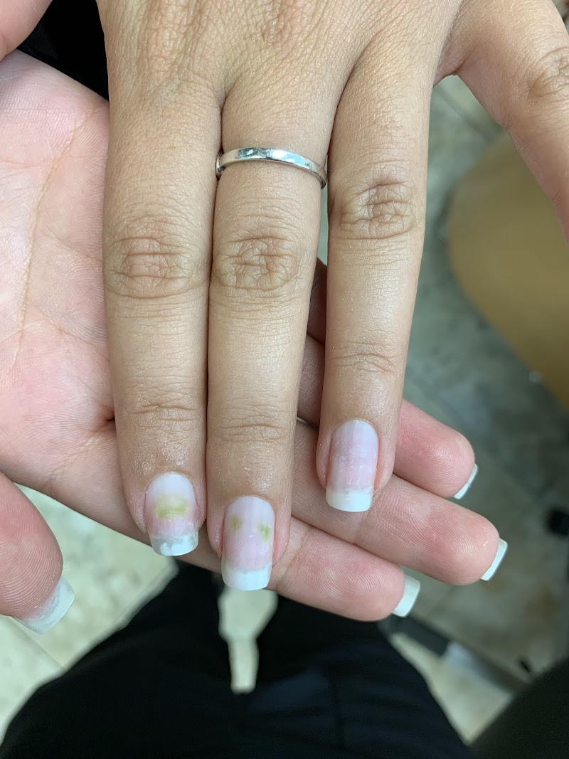 Summer Nails nail design by Robertson Nail Salon in Los Angeles