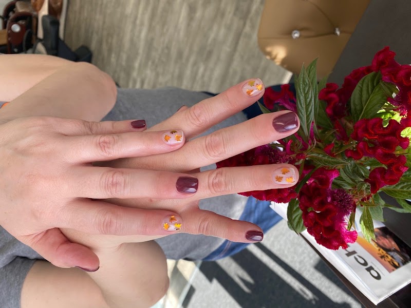 Fall Nails nail design by Dazzling Nails and Spa Corporation in New York