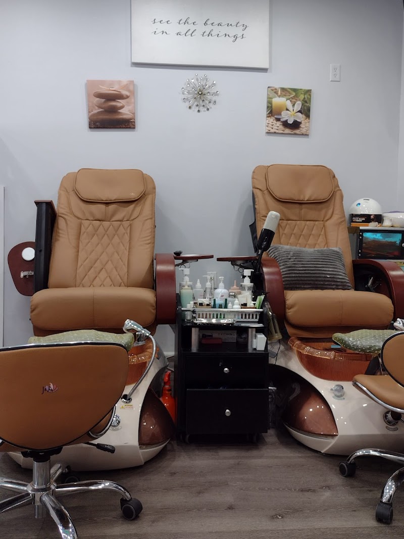 Fall Nails nail design by Dazzling Nails and Spa Corporation in New York