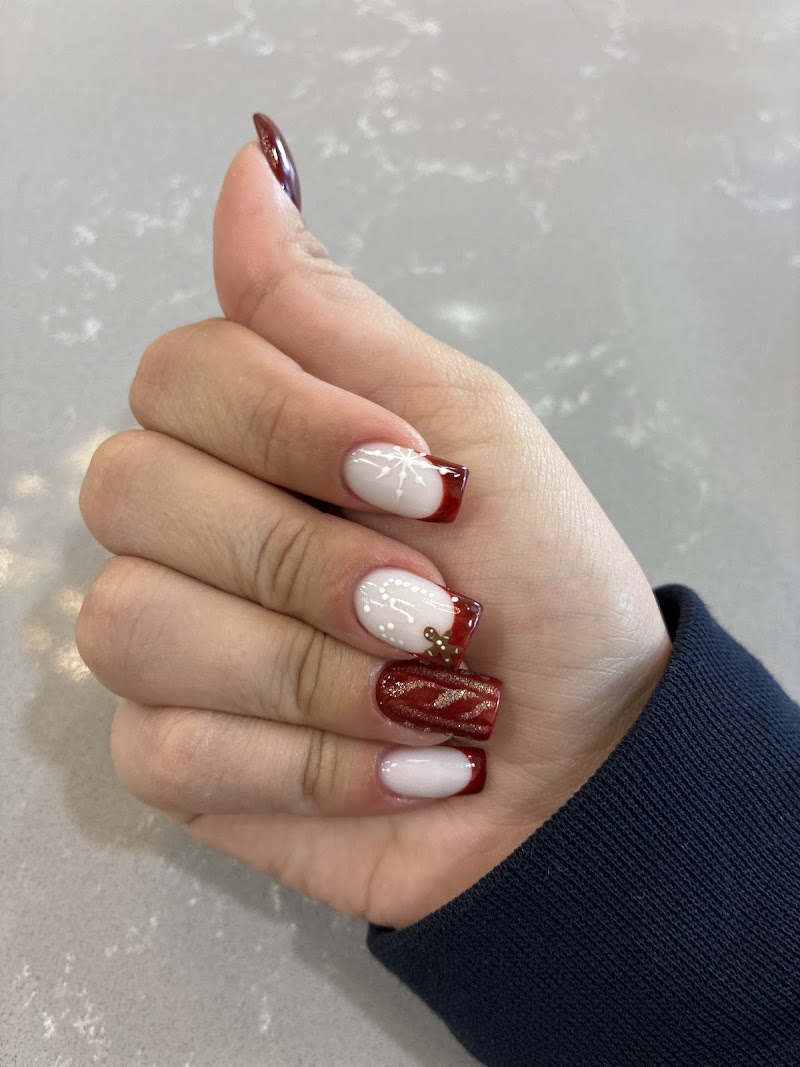 Coffin Nails nail design by Muse Beauty Doral in Miami