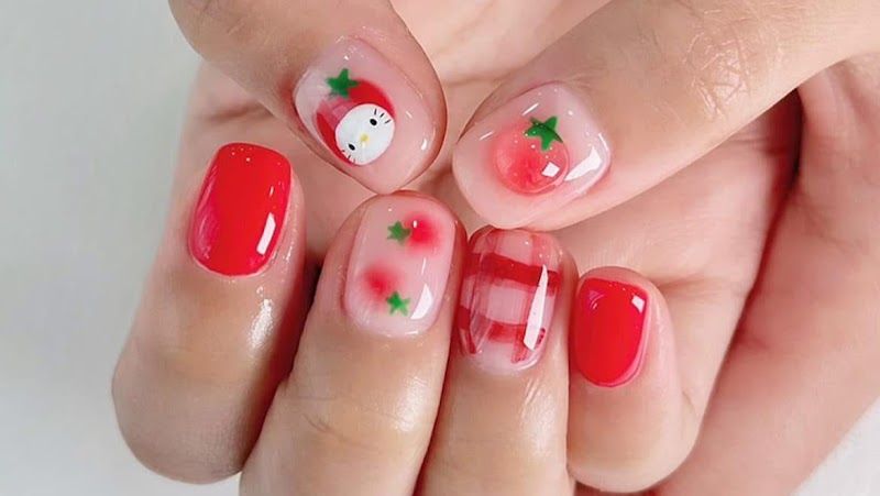 Winter Nails nail design by Chi's Nails Studio in London