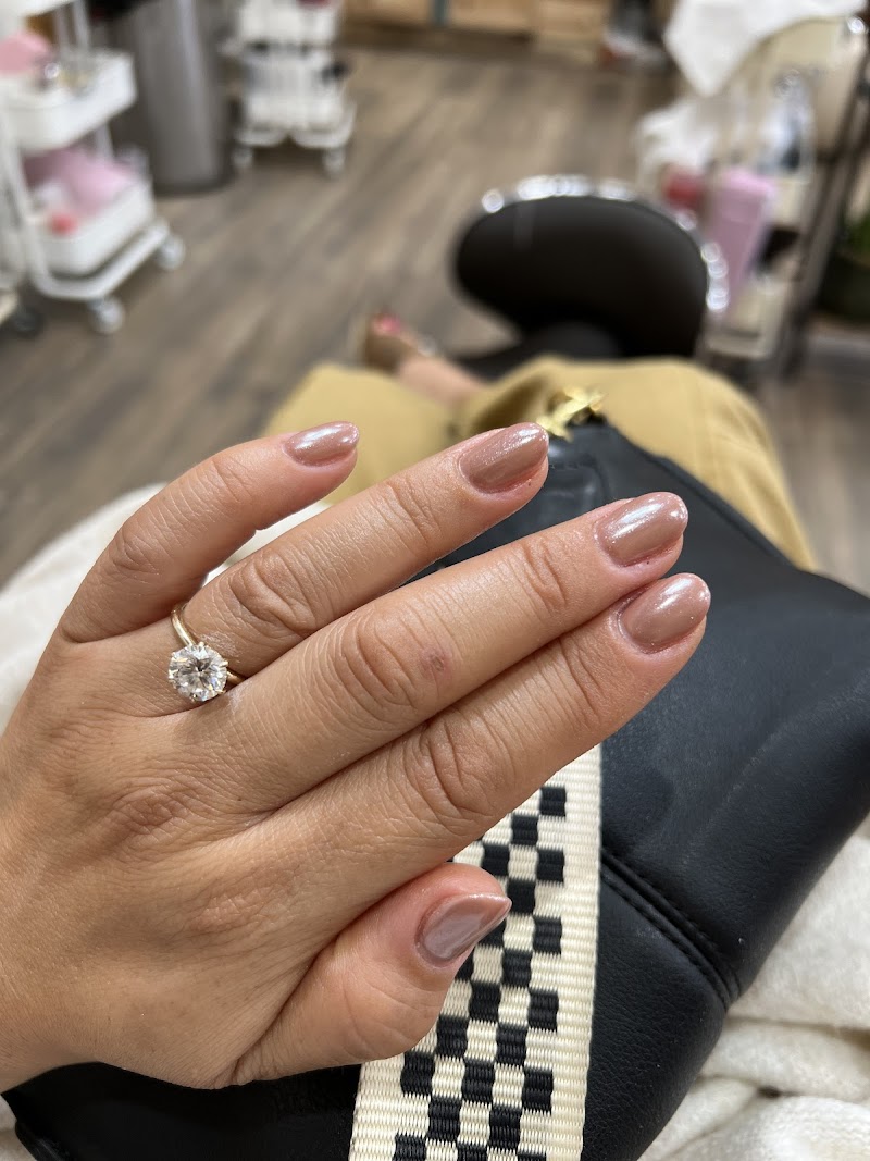 French Tips at Gloss Nailspa in Los Angeles