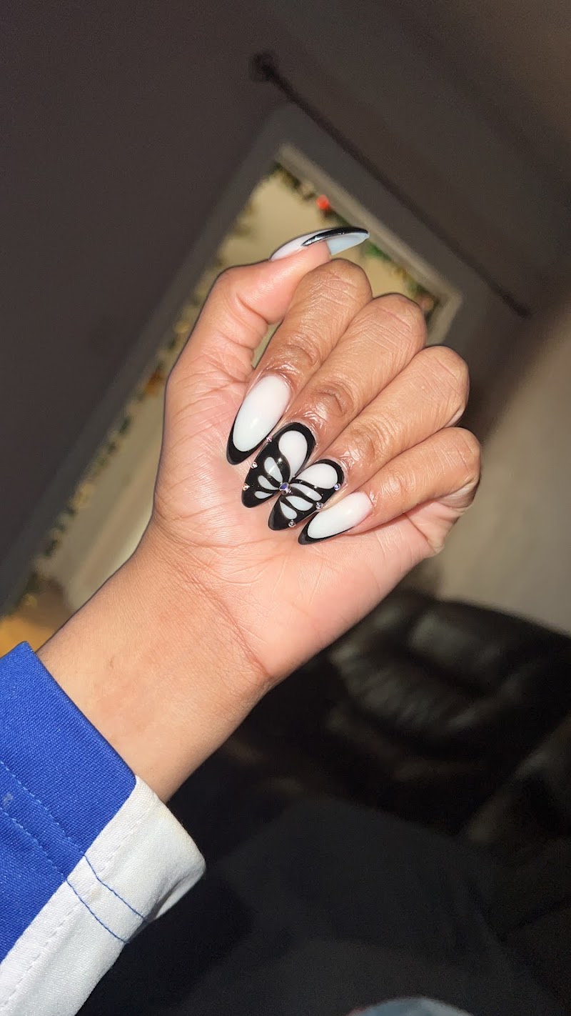 Halloween Nails nail design by D'Elegant Nails Salon in New York