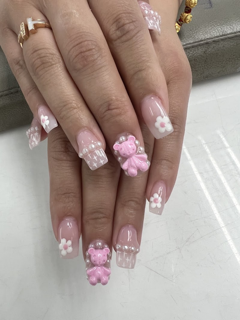 3D Nail Art at Anne Nails in New York