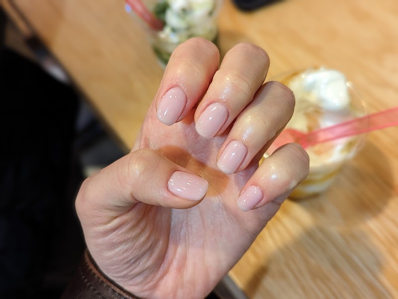 Red Nails nail design by trésor nail & lash in Los Angeles