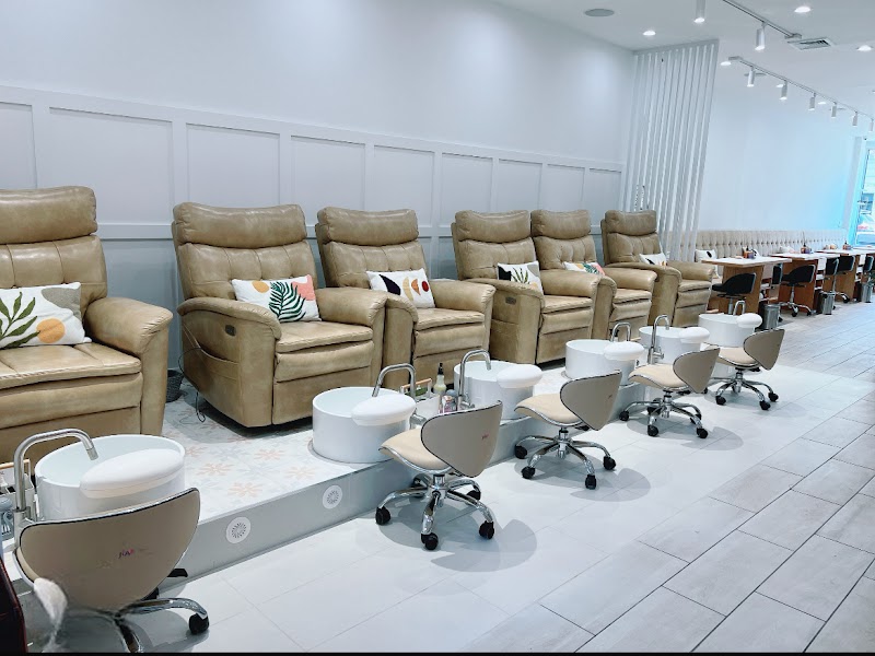 Nail Salon at Reedchy Nail & SPA Fifth Ave in New York