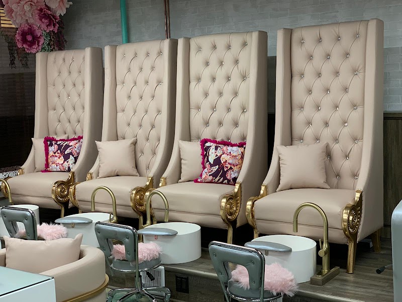 Nail Salon at Plt Beauty Salon & SPA Miami in Miami