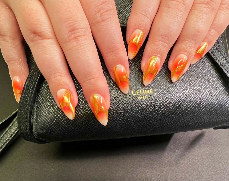 Fall Nails nail design by MINU STUDIOS Nail Art Studio in New York