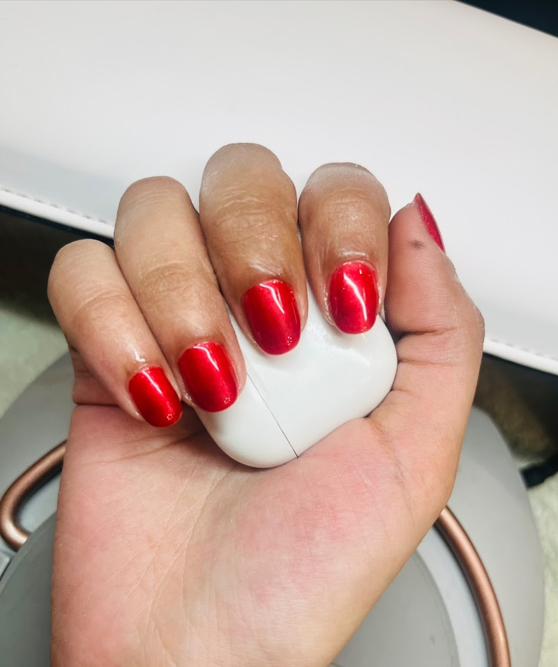 Floral Nails nail design by Luxe Nails & Beauty