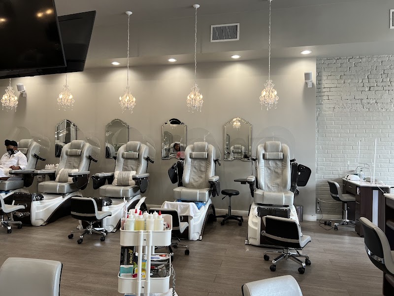 Nail Salon at SPA de Rejuvenation in Los Angeles