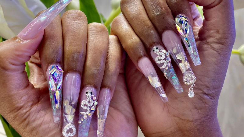 3D Nail Art at Mira Nail Bar in Miami