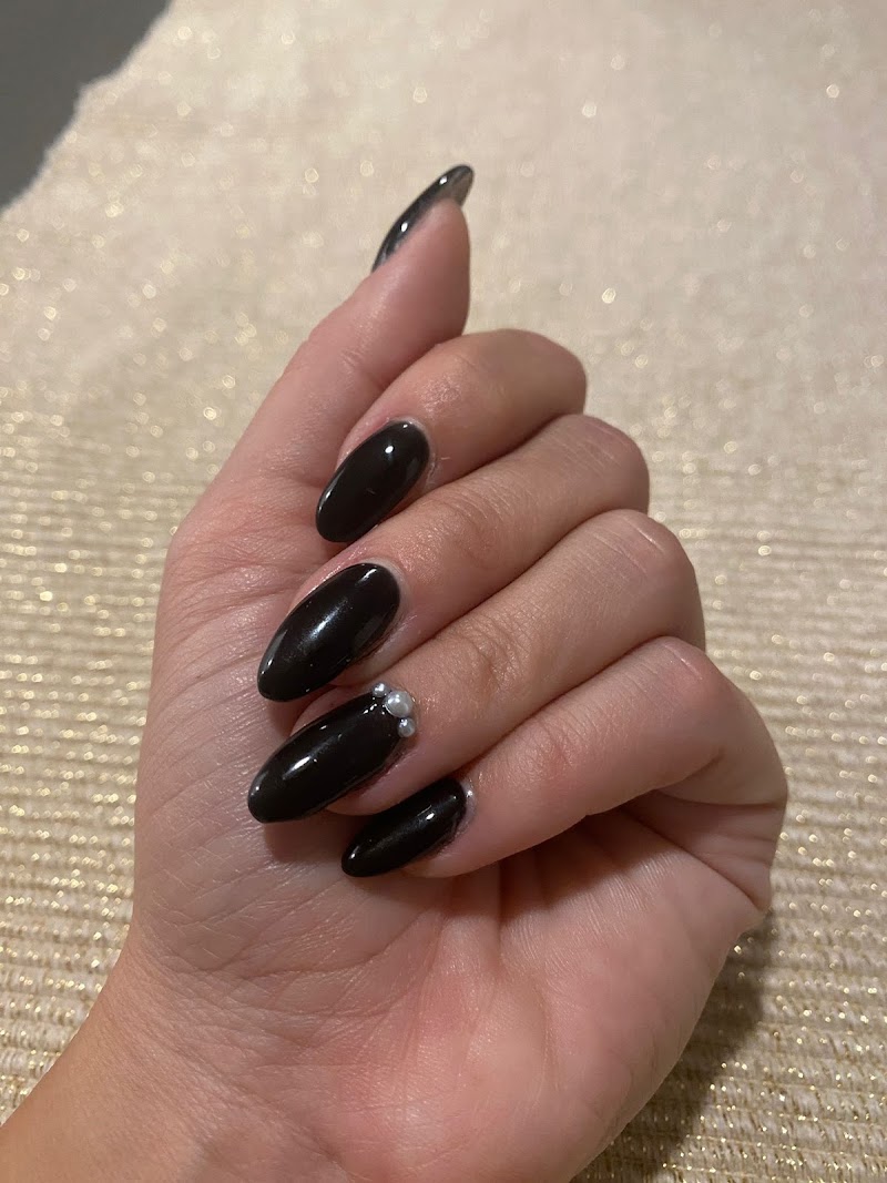 Oval Nails nail design by nineywilinails