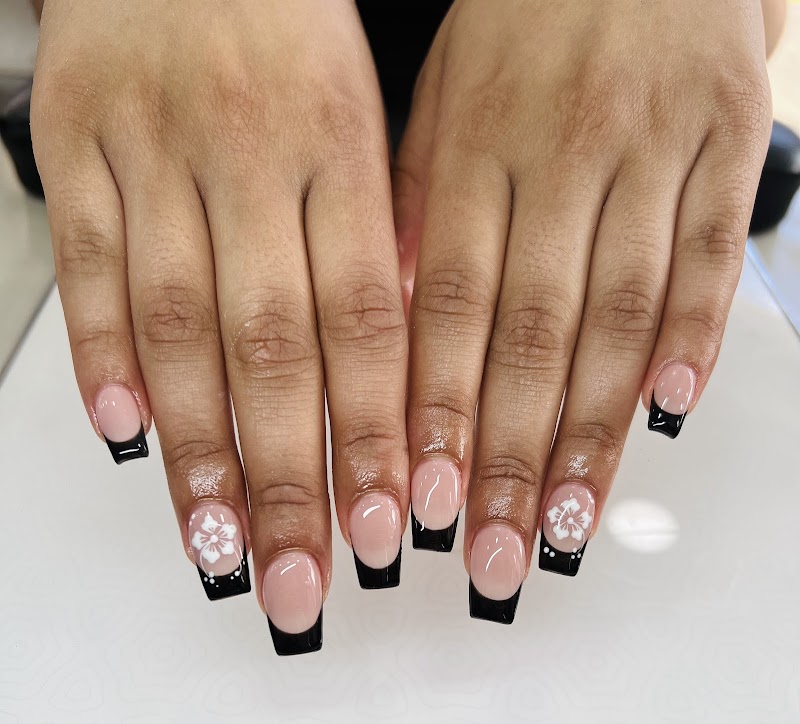 Coffin Nails nail design by Lily’s Nail Spa in London