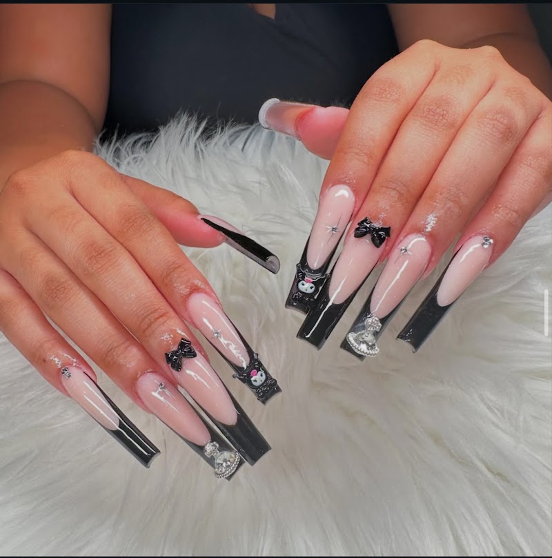 Stiletto Nails nail design by Tipsy Nails and Salonbar Doral in Miami