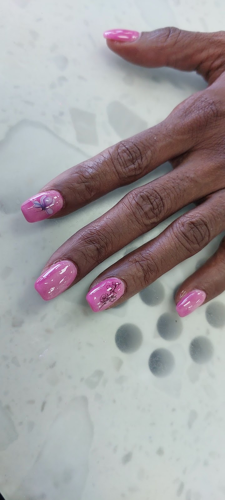 Black Nails nail design by Chris Spa & Nails