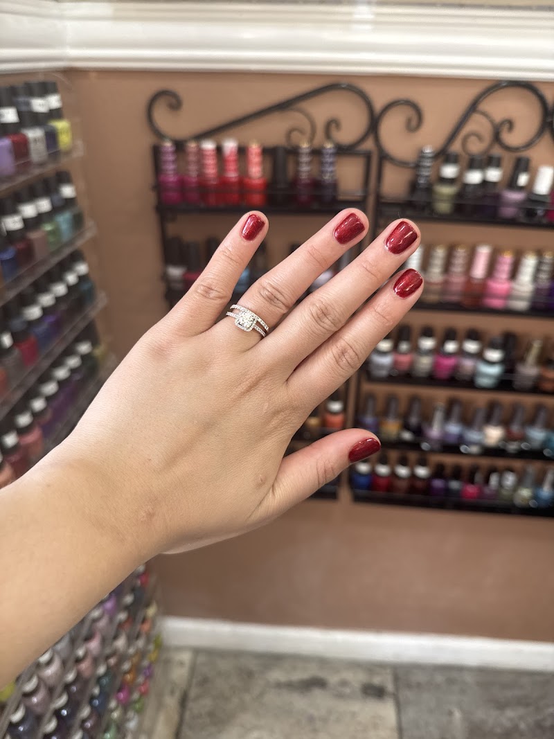 Glitter Nails nail design by QQ Nails & Spa in Los Angeles