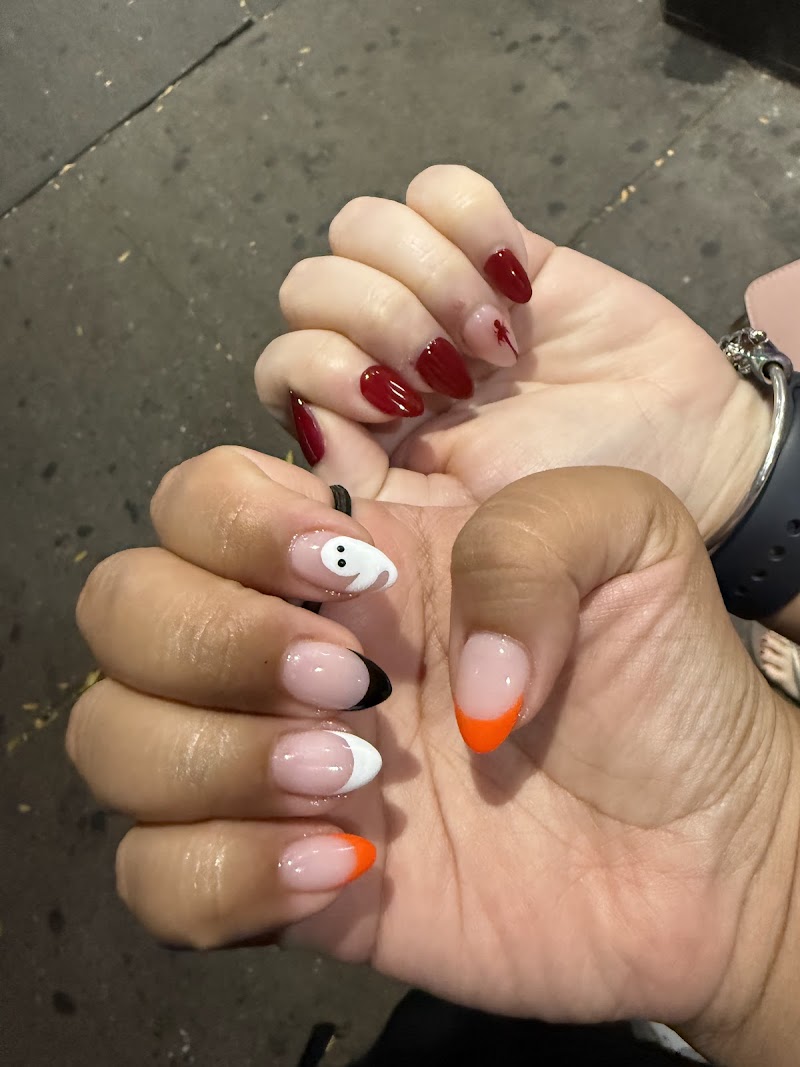 Halloween Nails nail design by Mega Nails spa in New York