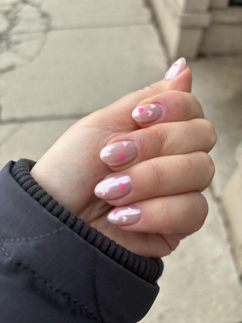 Minimal Nails nail design by Flamant Nail Boutique in Chicago
