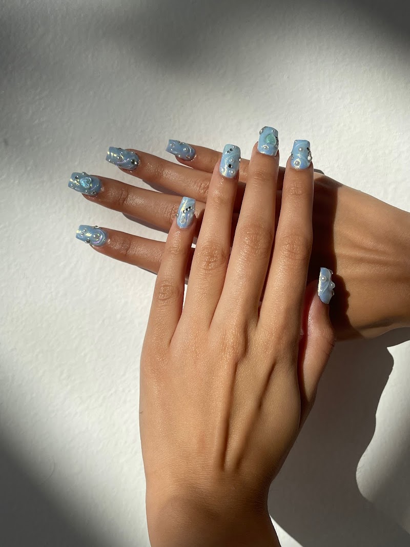 Coastal Nails nail design by M&I Cosmo Nails in Los Angeles