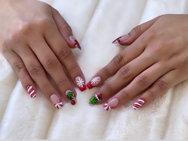 Coastal Nails nail design by M&I Cosmo Nails in Los Angeles